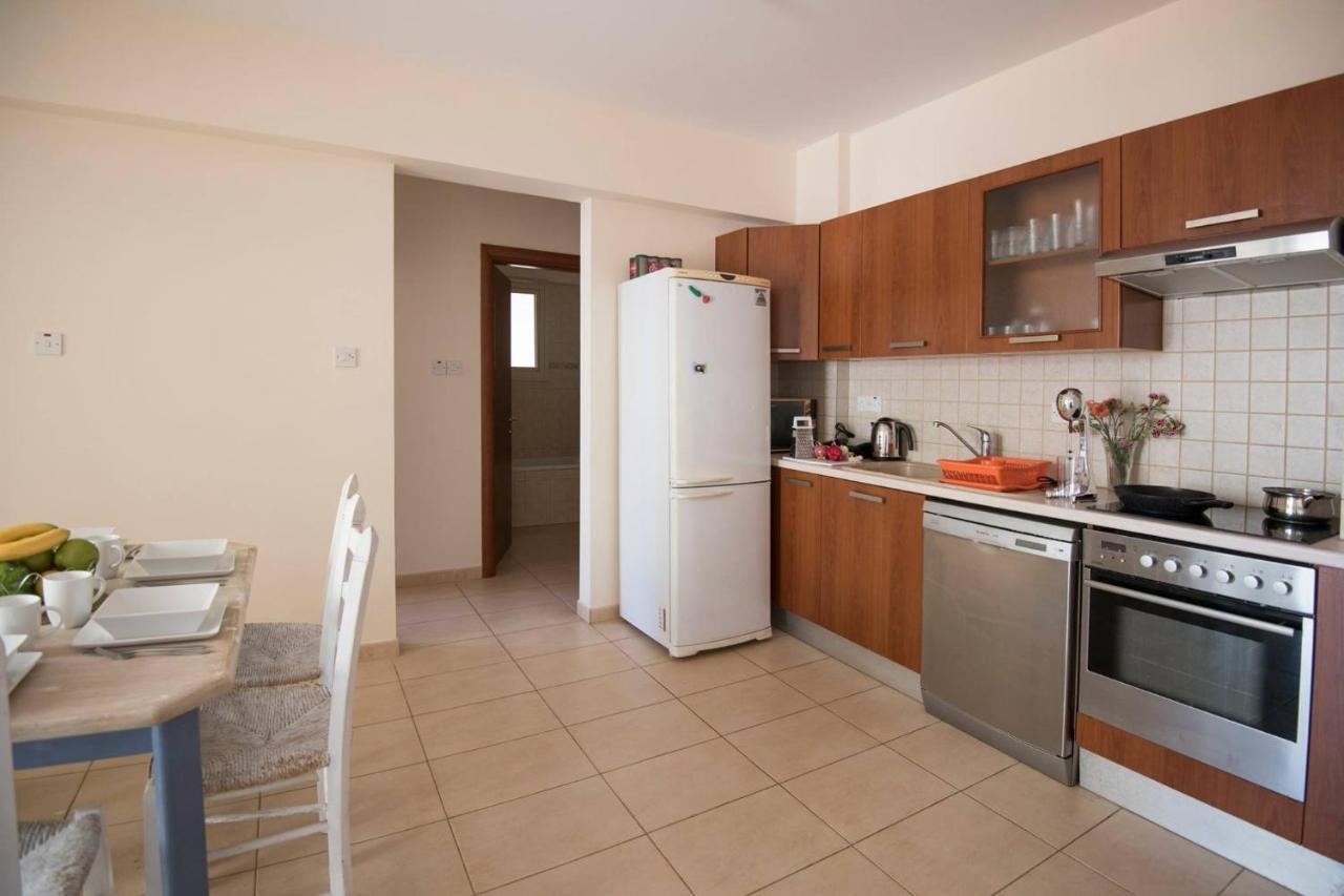 Apartments For Holidays Paralímni Extérieur photo