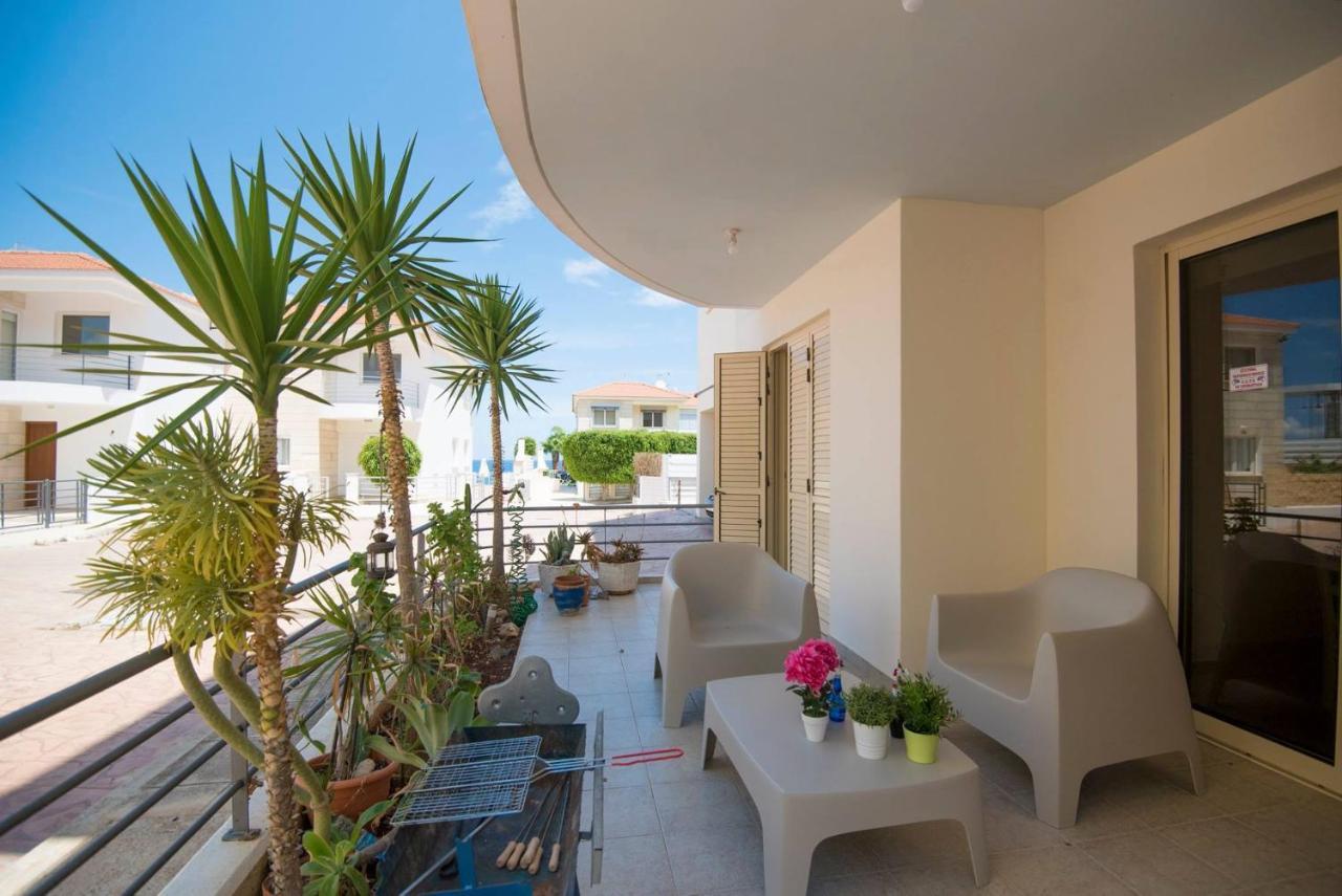 Apartments For Holidays Paralímni Extérieur photo